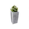 Blumentopf vor dem Haus H 45 cm