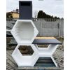 Großer Betongrillgarten mit Tischen
