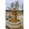 Kugelbrunnen auf einer Säule mit Wasserhahn aus Sandstein