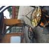 Moderner Gartengrill mit Hängegrill