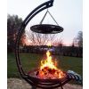 Moderner Gartengrill mit Hängegrill