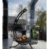Moderner Gartengrill mit Hängegrill