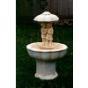 Niedriger Brunnen mit Figur H 98 cm