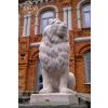 Statue eines Löwen vor dem Eingang der Villa H 140 cm