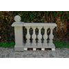 Unterseite der Baluster ist ein Steinsockel
