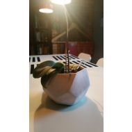 Großer geometrischer Steintopf H 16 cm - Großer geometrischer Steintopf H 16 cm - grosser_geometrischer_steintopf_h_16_cm.jpg